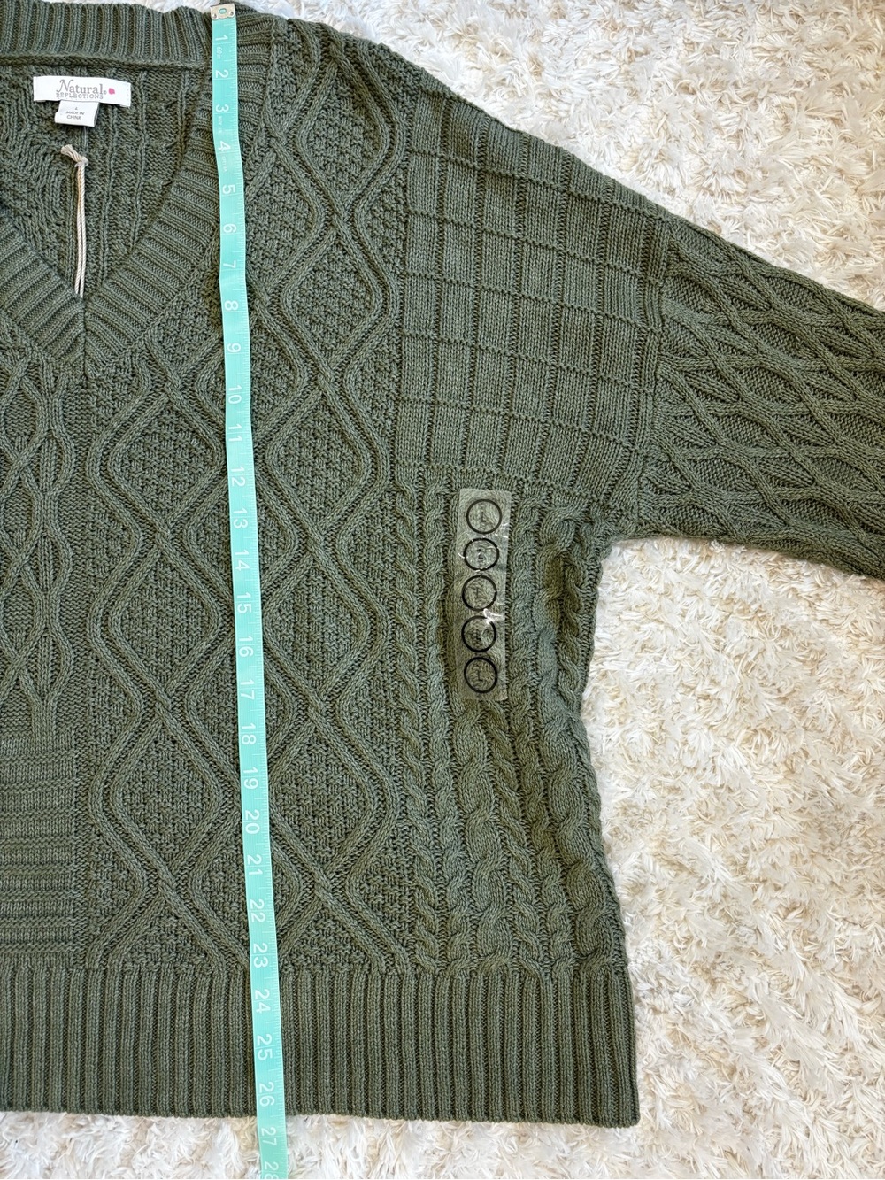 NWT Natural Reflections Olive Green Cable Knit V-Neck Sweater, Large - Picture 8 of 9